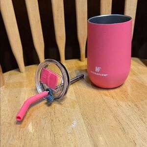 Hydraflow Pink Tumbler with Straw